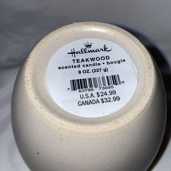 HALLMARK Acorn Teakwood Scented Candle-8 oz - Picture 6 of 6